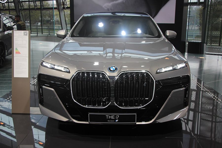 BMW i7 — voiture électrique disponible au Maroc